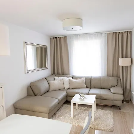 Luxury Mantinela