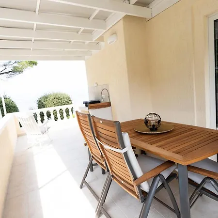 Luxury Mantinela