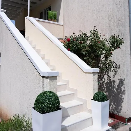 Luxury Mantinela *
