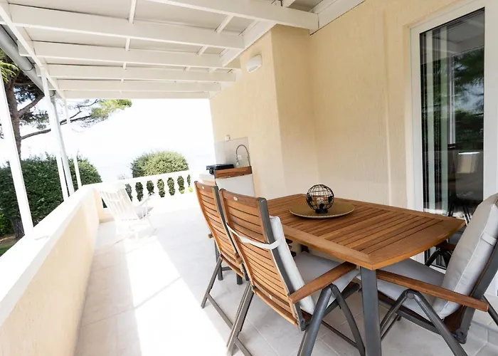 Luxury Mantinela