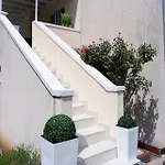Luxury Mantinela *